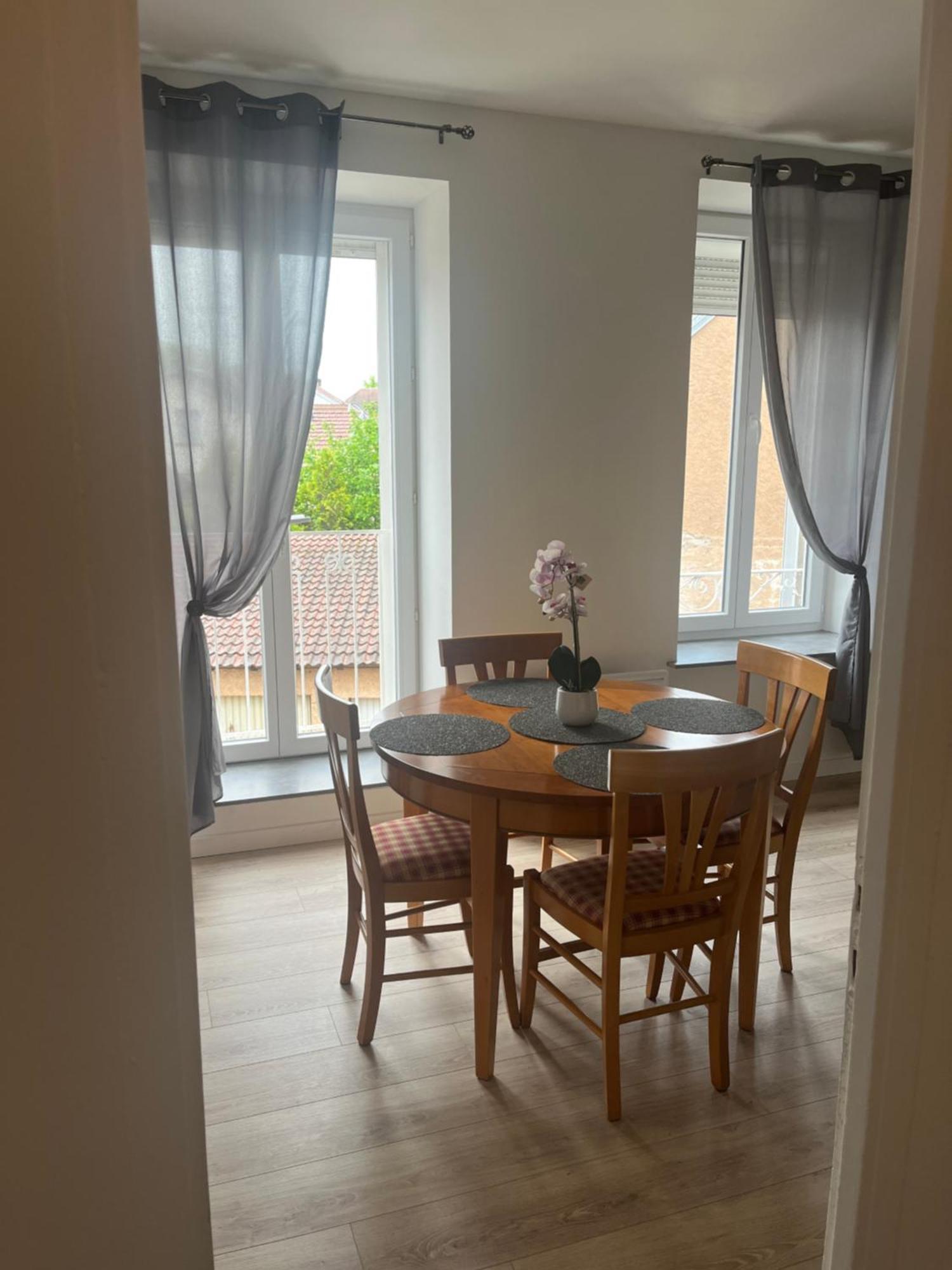 Appartement 2 Chambres Centre-Ville Lure  Bagian luar foto